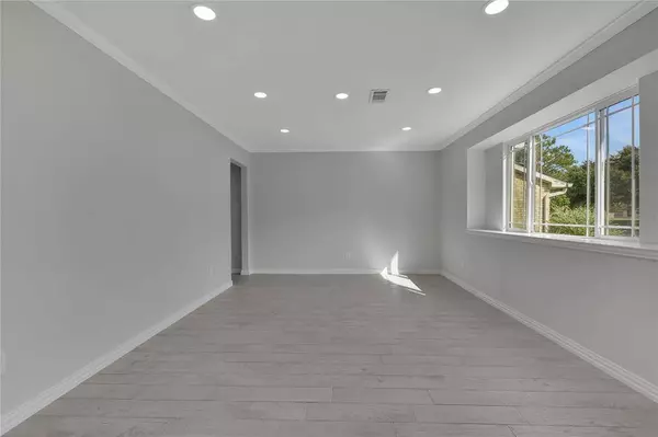 10818 Hillcroft ST, Houston, TX 77096