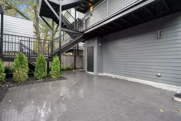 1109 W 16th Street #1, Chicago, IL 60608