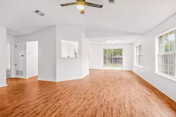 5815 Louisville Ave, Pensacola, FL 32526