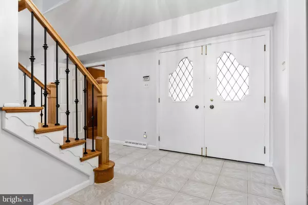 19 COOPER RUN DR, Cherry Hill, NJ 08003