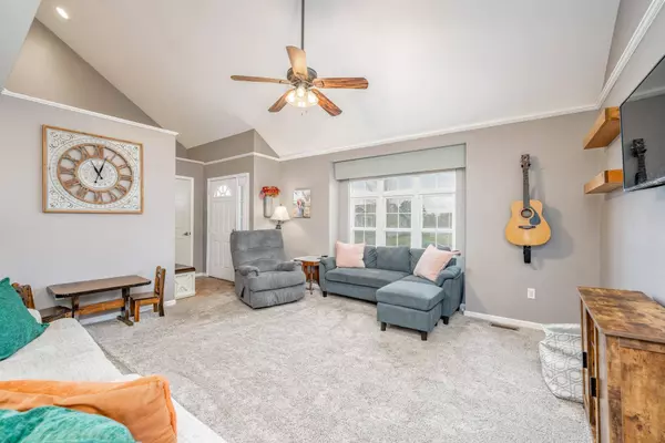 210 W Willow Gln, Hillsboro, KS 67063