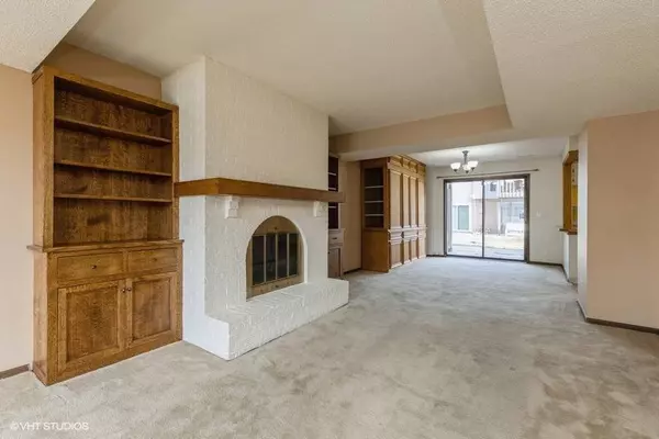 6750 School Street #902, Windsor Heights, IA 50324