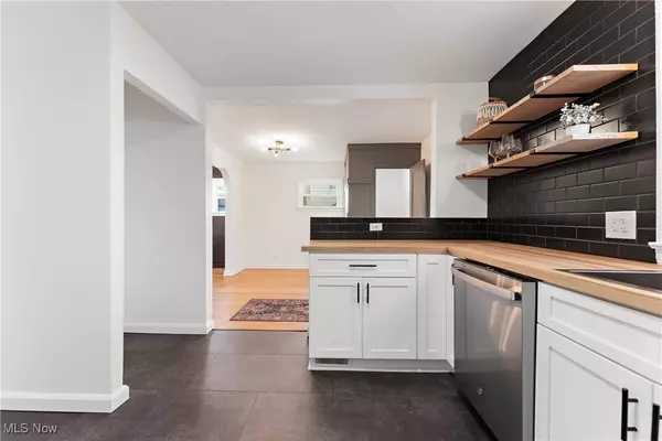 1123 29th ST NE, Canton, OH 44714