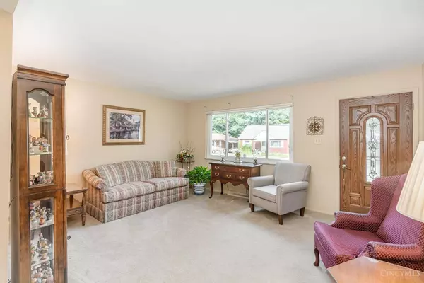 7147 Bluecrest Dr, Anderson Twp, OH 45230