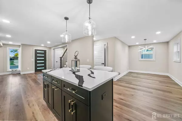 19 Kamm AVE, South River, NJ 08882