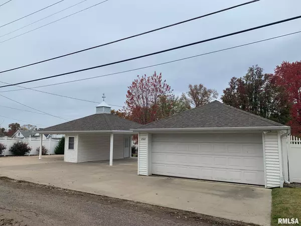 2122 JEFFERSON ST, Quincy, IL 62301