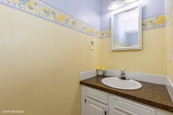 6750 School Street #902, Windsor Heights, IA 50324