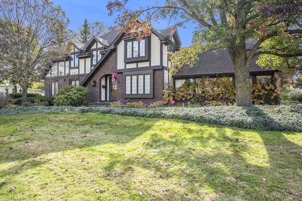 3010 Oak Hollow SE Drive, Grand Rapids, MI 49506