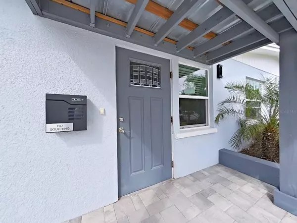 3712 OVERLOOK DR NE, Saint Petersburg, FL 33703