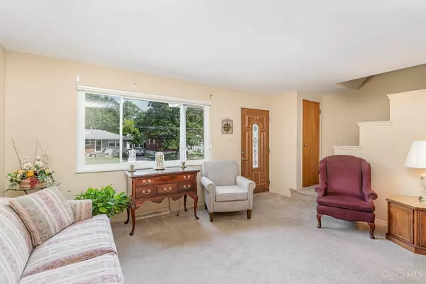 7147 Bluecrest Dr, Anderson Twp, OH 45230