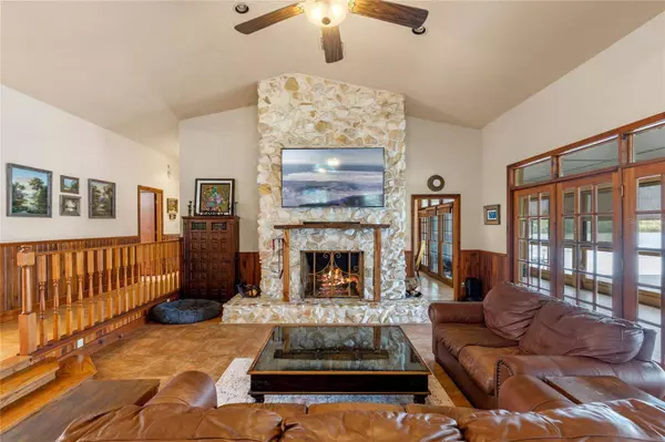 2982 LAKE WOODWARD DR, Eustis, FL 32726