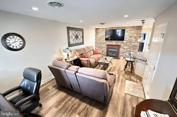 683 HAYLEY RD, York, PA 17404