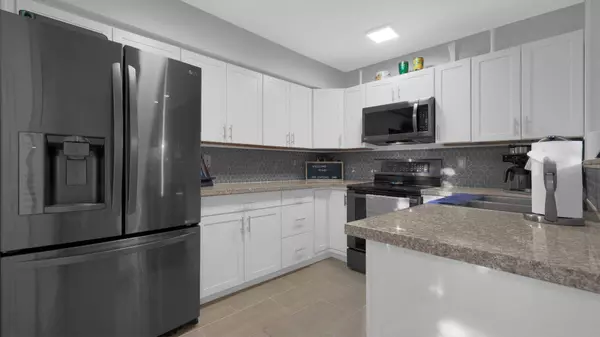 296 Oxford Oak Drive, Blacklick, OH 43004