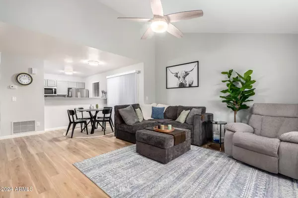 623 W GUADALUPE Road #273, Mesa, AZ 85210