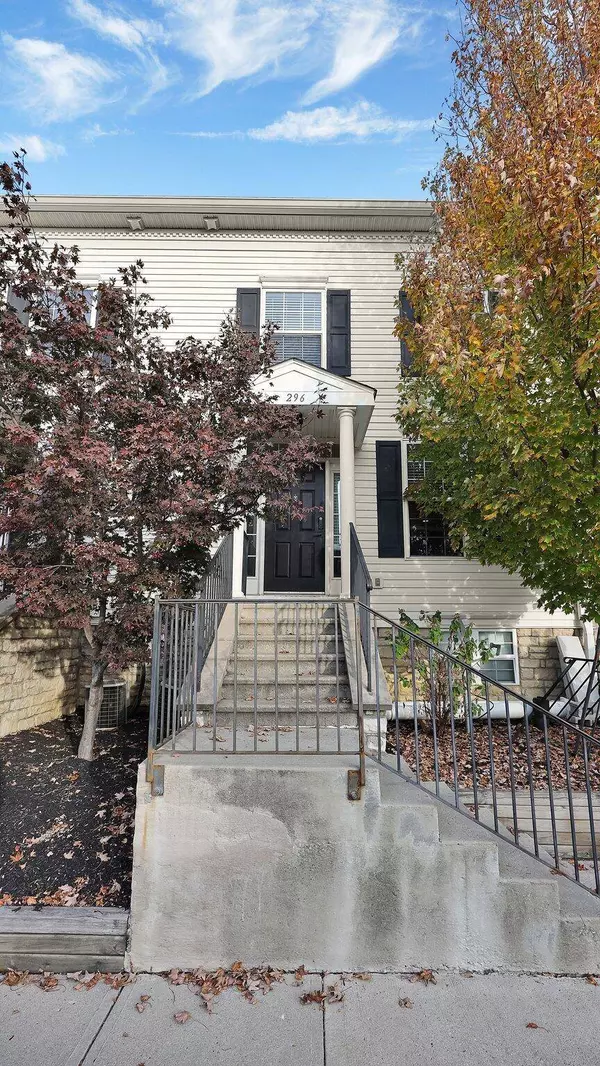 296 Oxford Oak Drive, Blacklick, OH 43004