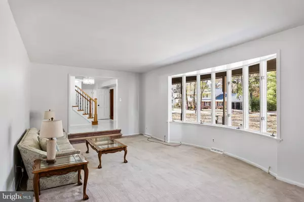 19 COOPER RUN DR, Cherry Hill, NJ 08003