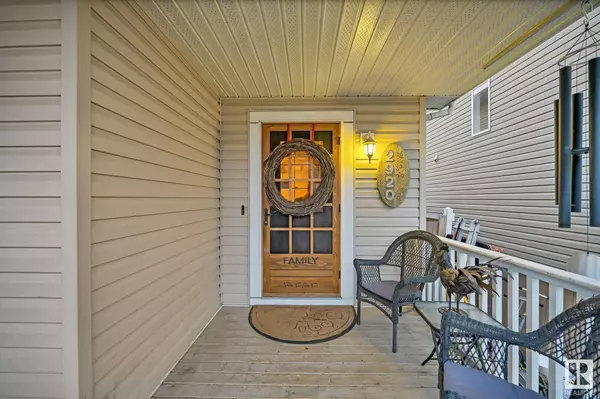 2920 25 ST NW, Edmonton, AB T6T 1Z9