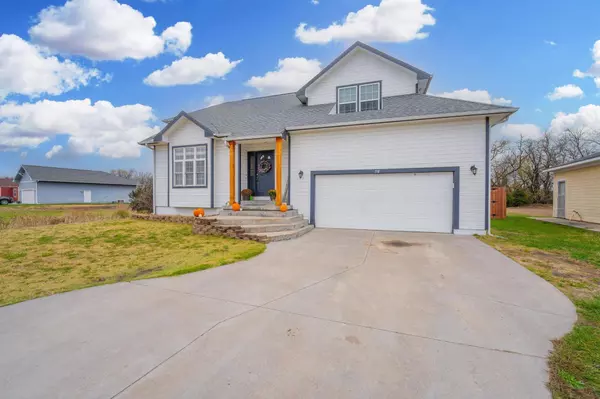 210 W Willow Gln, Hillsboro, KS 67063
