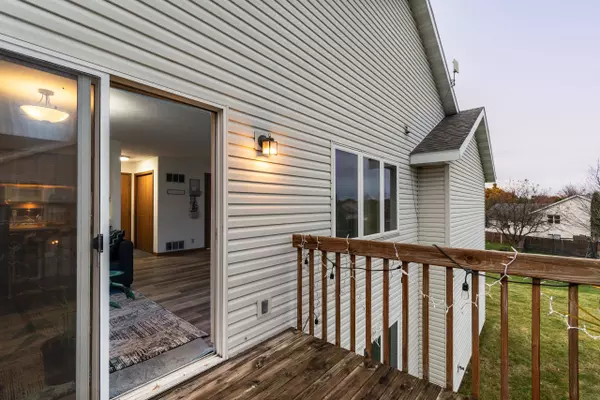 1121 Stonewood Crossing, Sun Prairie, WI 53590