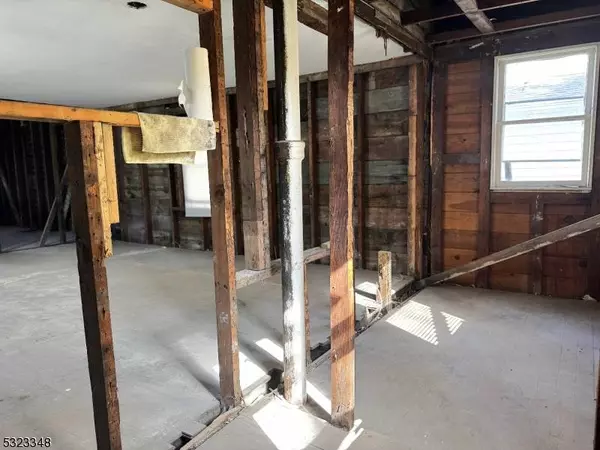 45 Mechanic St, Washington Boro, NJ 07882