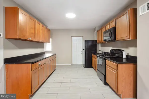 3735 ASPEN ST, Philadelphia, PA 19104