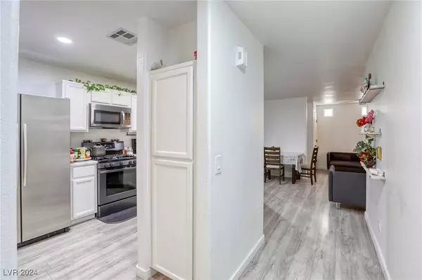 9930 Delicate Dew Street, Las Vegas, NV 89183