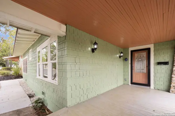 902 SUMMIT AVENUE, San Antonio, TX 78201-5626