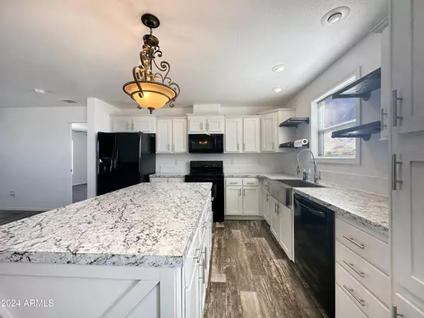 21215 W SLEEPY RANCH Road, Wittmann, AZ 85361