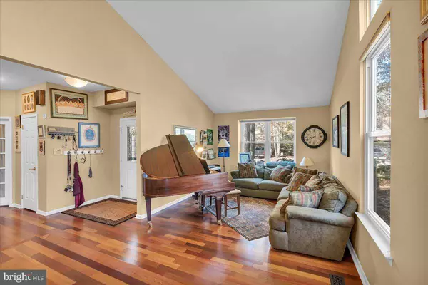 4 REDSTONE RDG, Voorhees, NJ 08043