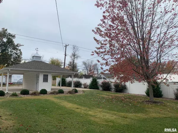 2122 JEFFERSON ST, Quincy, IL 62301