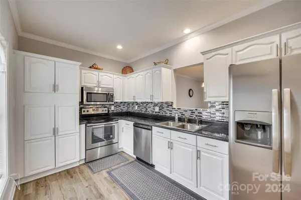 7010 Elm Hill CT, Charlotte, NC 28217