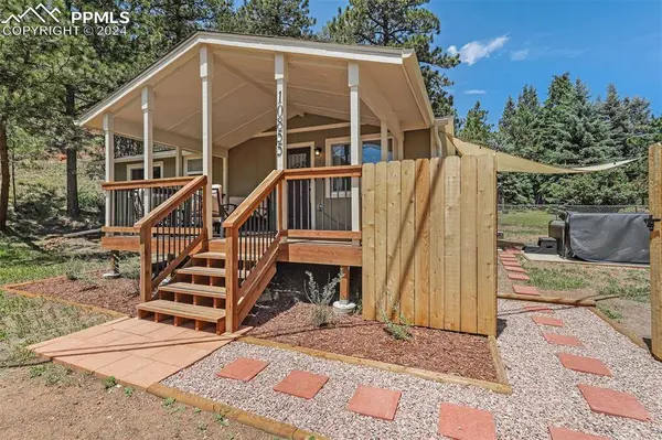 10855 Ute Pass AVE, Green Mountain Falls, CO 80819
