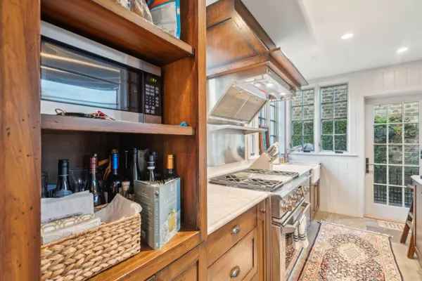 40 1/2 State St, Charleston, SC 29401