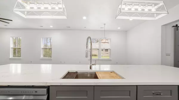 320 Gulf Pines Court, Freeport, FL 32439