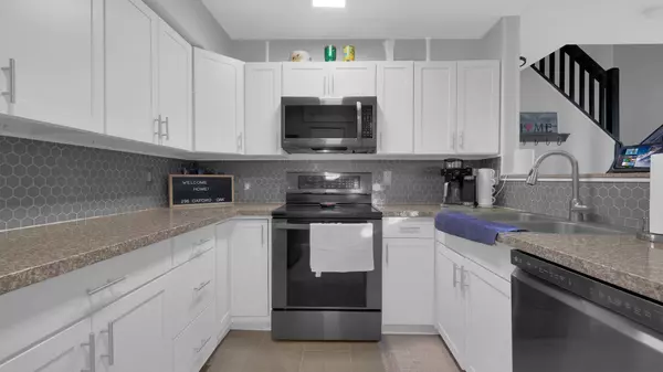 296 Oxford Oak Drive, Blacklick, OH 43004