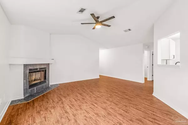 5815 Louisville Ave, Pensacola, FL 32526