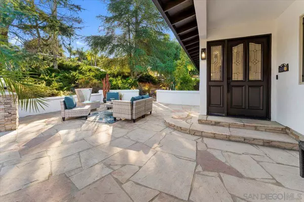 1155 Lita Ln, Vista, CA 92084