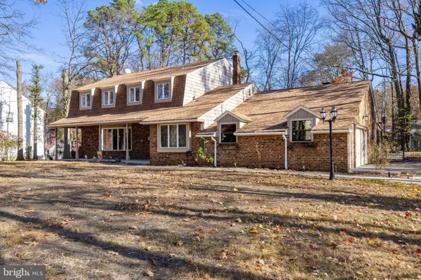 19 COOPER RUN DR, Cherry Hill, NJ 08003