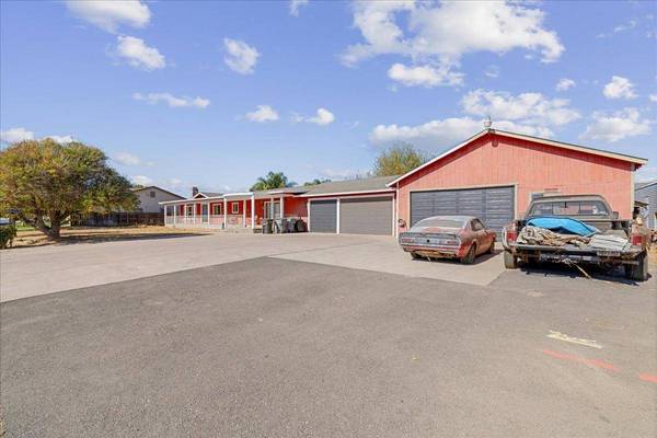 3119 Pocket AVE, Riverbank, CA 95367