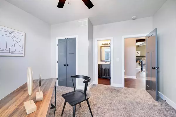 1405 NW Cottonwood DR, Grain Valley, MO 64029