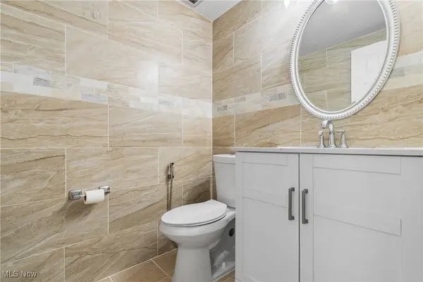 25315 Country Club BLVD #9, North Olmsted, OH 44070