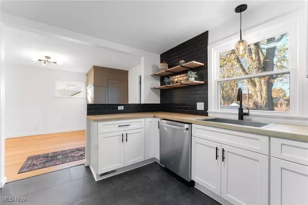 1123 29th ST NE, Canton, OH 44714