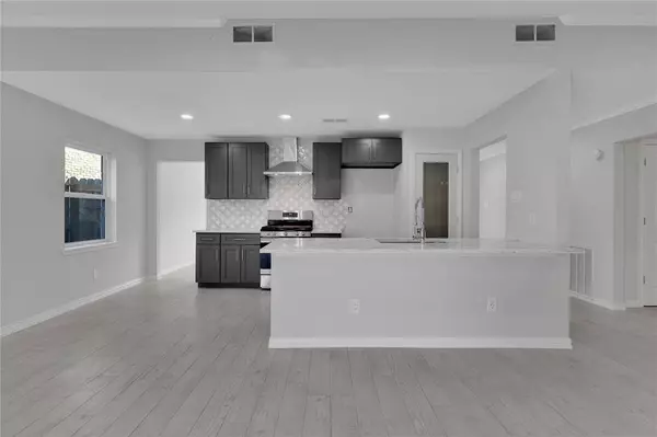 10818 Hillcroft ST, Houston, TX 77096