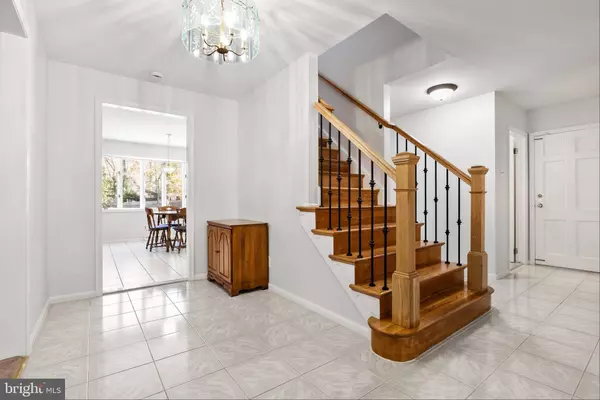 19 COOPER RUN DR, Cherry Hill, NJ 08003