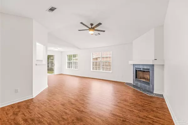 5815 Louisville Ave, Pensacola, FL 32526