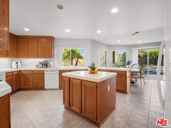 28632 Black Oak LN, Castaic, CA 91384