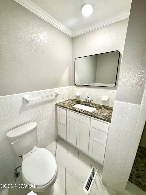 601 College ST, Kenton, TN 38233