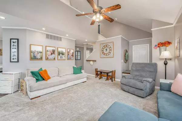 210 W Willow Gln, Hillsboro, KS 67063