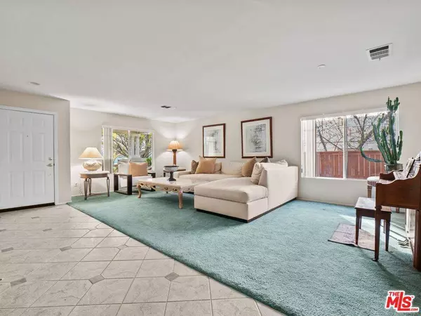 28632 Black Oak LN, Castaic, CA 91384