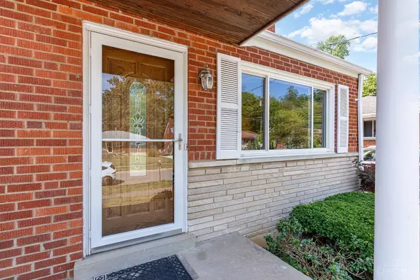 7147 Bluecrest Dr, Anderson Twp, OH 45230